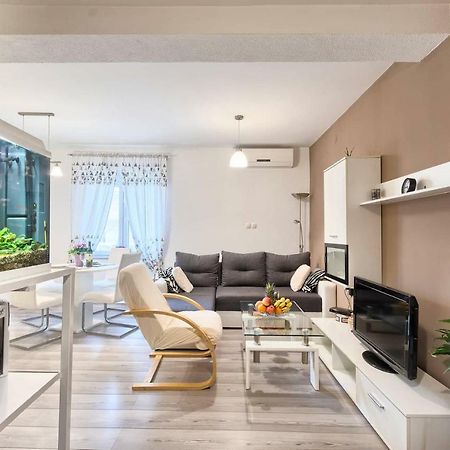 Mario'S Place Пула Экстерьер фото